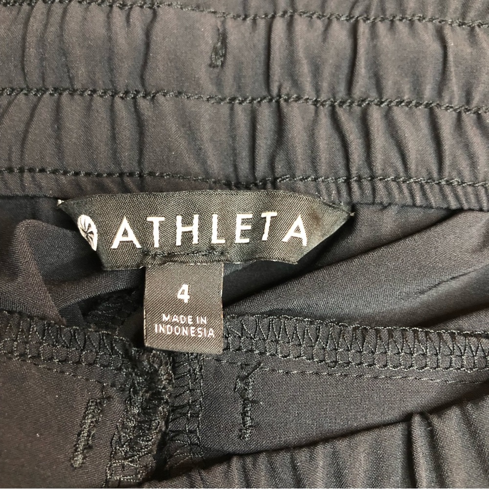 EUC Athleta Shorts Size 4 - Picture 4 of 6
